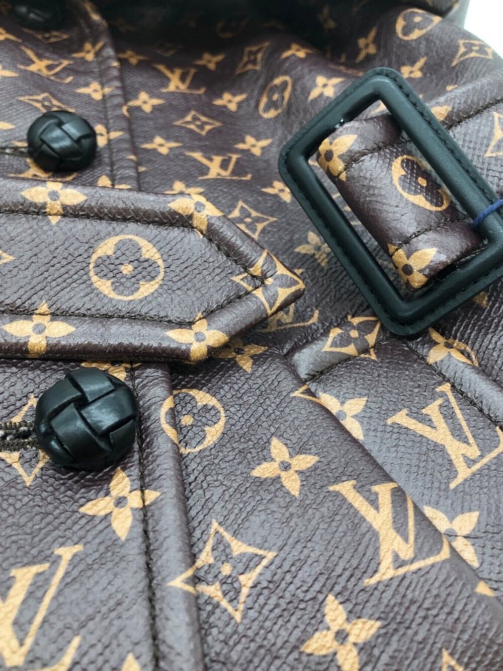 Louis Vuitton Monogram Canvas Trench Coat - Picture 6 of 11
